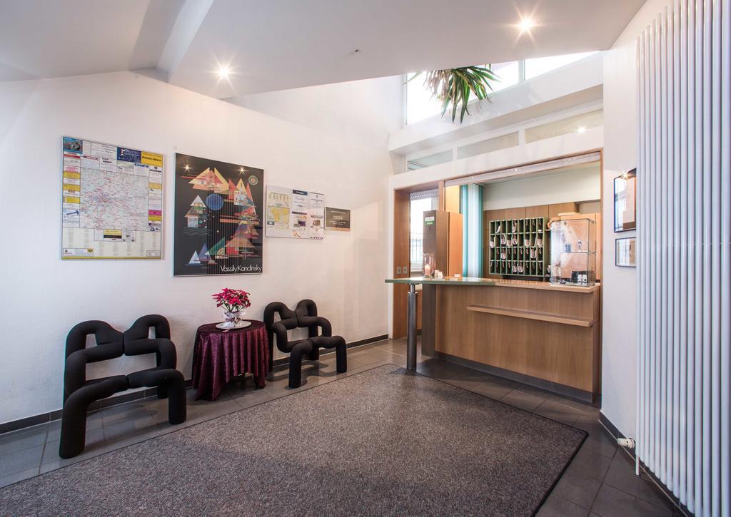 Hotel An Der Waldstrasse Groß-Zimmern Eksteriør bilde