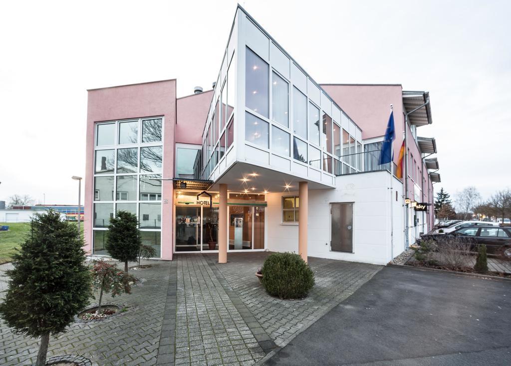 Hotel An Der Waldstrasse Groß-Zimmern Eksteriør bilde